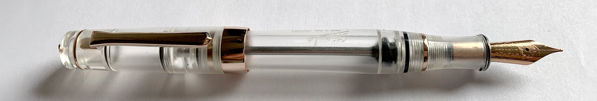 enna stilografica Stipula Suprema Nuda Rosé - Trasparenza elegante Made in Italy
